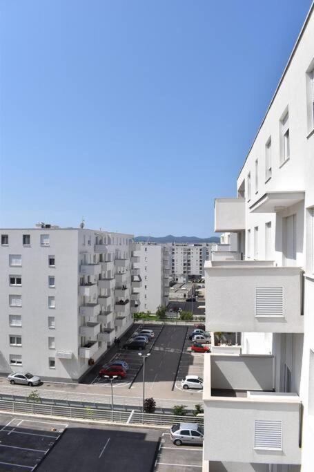 Apartman Ana Iadera With Balcony And Parking Zadar Eksteriør billede